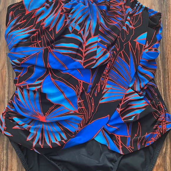 NWOT Magicsuit Hot Line Lisa - Picture 6 of 15